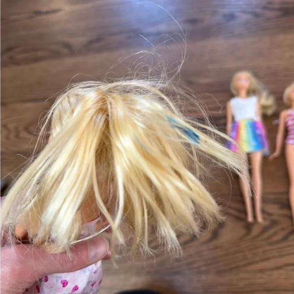 Barbies bundle - Picture 5 of 5